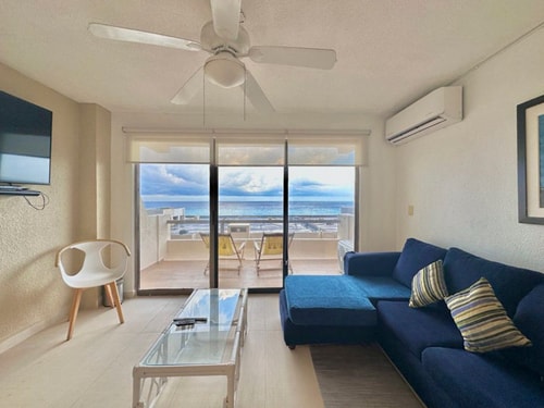 Oceanfront Townhouse with Spectacular Views!