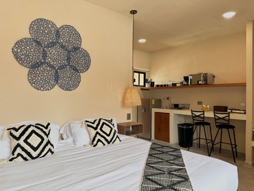 Boutique King Suite, ¡Everything just steps away!