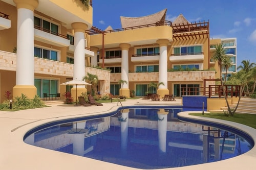 Large 2 bdr 2 bath Apt - Prime Location