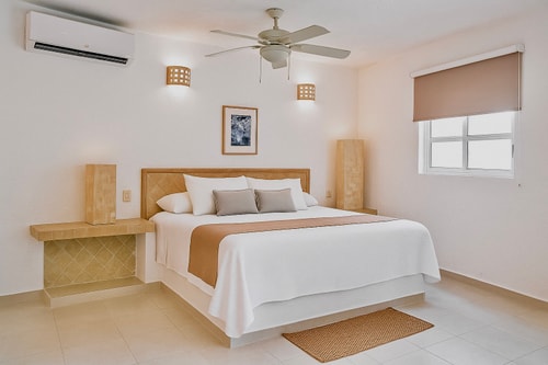 Exquisite Suite in the Heart of Playa!