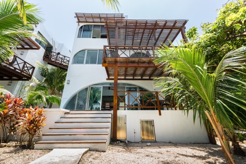 Exclusive Villa, 90m away from the Beach!