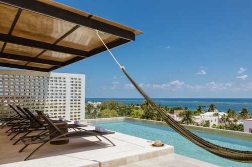 Magical Rooftop · King, Pool & Unforgettable Views