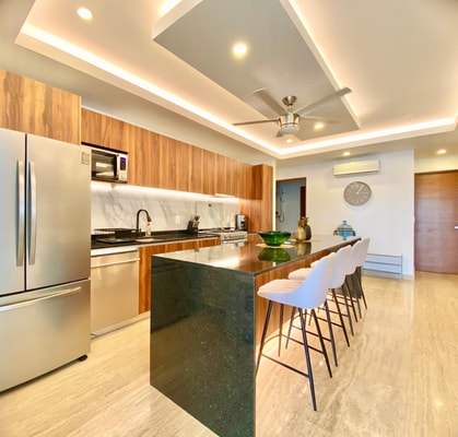 Luxury Apartment: 3 Bedrooms, Terrace and Pool