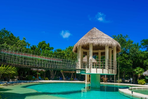 Stylish 3-Bed Home with Pool Access