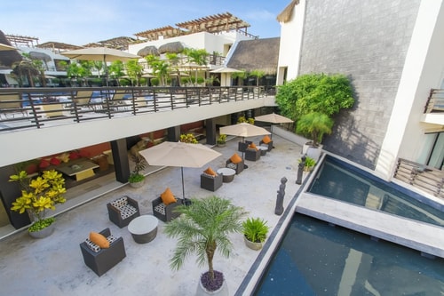 Prime Studio Steps from The Beach