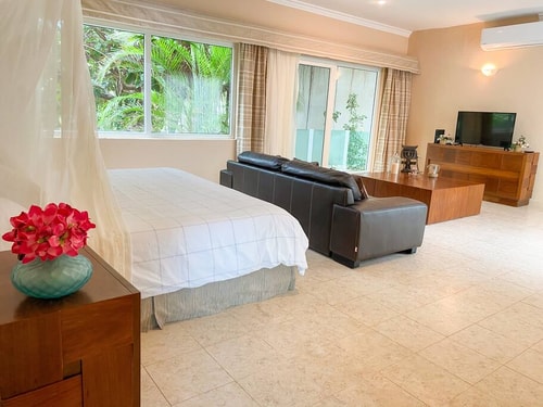 4BR Beachfront Private Villa w/ Pool & Terrace 26 Solmar Rentals