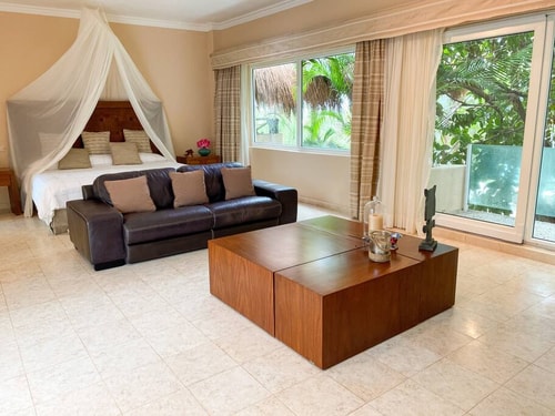 4BR Beachfront Private Villa w/ Pool & Terrace 27 Solmar Rentals