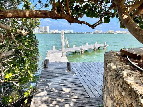 6BR Spacious Waterfront Villa w/ Private Pool 3 Solmar Rentals