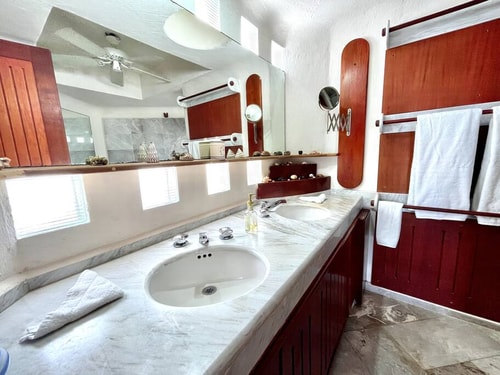6BR Spacious Waterfront Villa w/ Private Pool 46 Solmar Rentals
