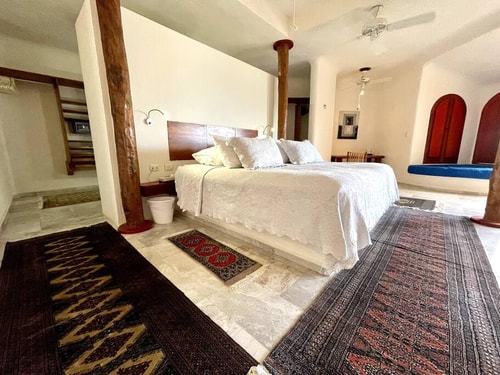 6BR Spacious Waterfront Villa w/ Private Pool 47 Solmar Rentals