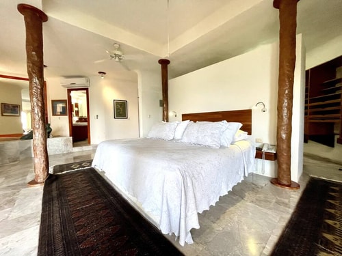 6BR Spacious Waterfront Villa w/ Private Pool 49 Solmar Rentals