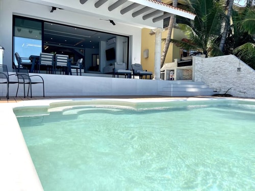 6BR Modern Oceanfront Villa w/ Infinity Pool 1 Solmar Rentals