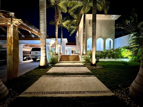 Don Village - 5BR Luxury Waterfront Private Villa 50 Solmar Rentals