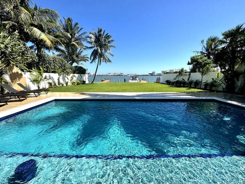 Don Village - 5BR Luxury Waterfront Private Villa 66 Solmar Rentals