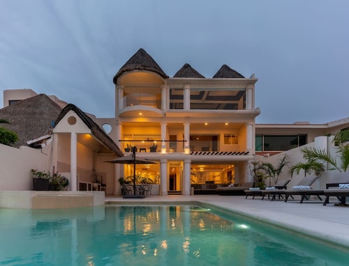 Captivating Beachfront Villa w/ Infinity Pool 0 Solmar Rentals