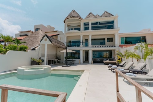 Captivating Beachfront Villa w/ Infinity Pool 69 Solmar Rentals