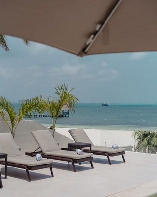 Captivating Beachfront Villa w/ Infinity Pool 73 Solmar Rentals