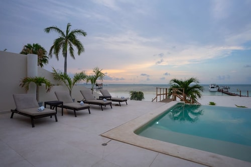Captivating Beachfront Villa w/ Infinity Pool 88 Solmar Rentals