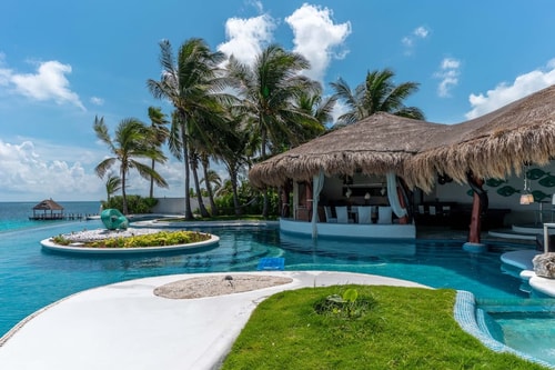 Villa Alma - Beachfront Exclusive Villa in Cancun 1 Solmar Rentals