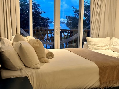 4BR Lakefront Villa w/ Private Pool 31 Solmar Rentals