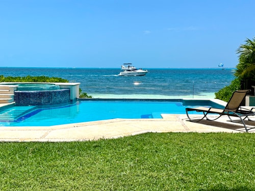 6BR Beachfront Exclusive Villa w/ Private Pool 3 Solmar Rentals