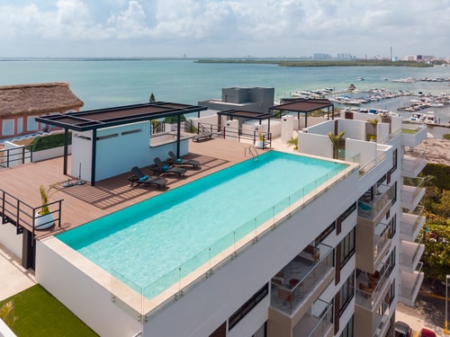 Moderno Apt de 2Rec con el Mejor Rooftop de Cancun Solmar Rentals