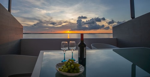 Beach front/Sea and Lagoon View/Penthouse/Roof Top