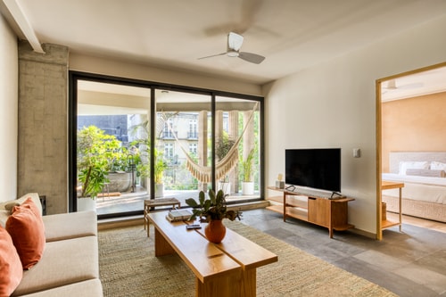 OWA | 8BR Perfect Location in La Roma