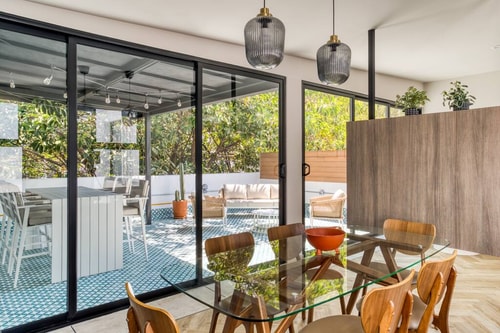 PH 3BR w/rooftop, gym, Juarez design area