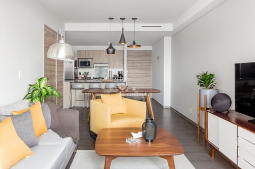 Beautiful Apt Colorful Pad with City Vistas