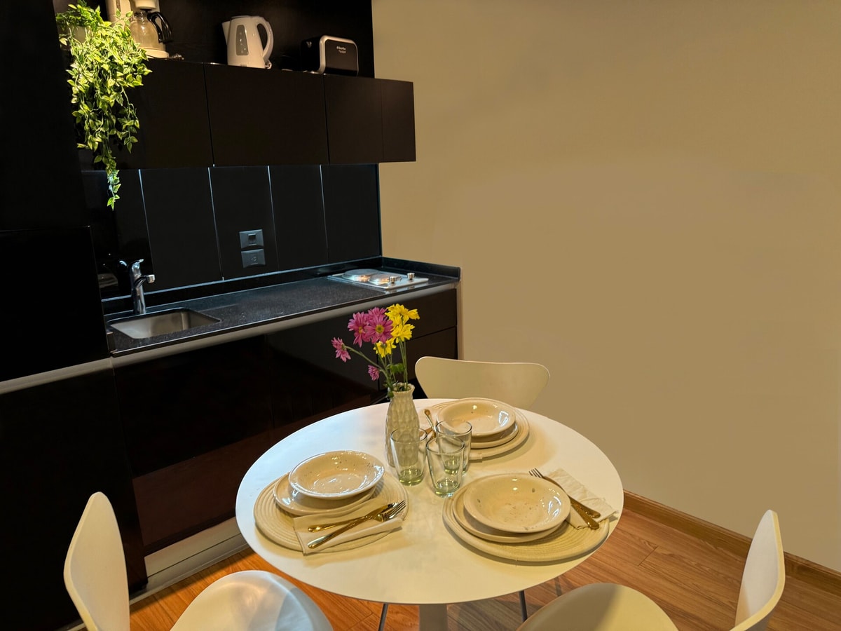 Omar Pereira | 7B · One Temporary Recoleta | Pacheco de Melo 1854 7B