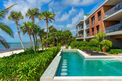BT Homes · Beachfront Luxury, Terrace & Pool