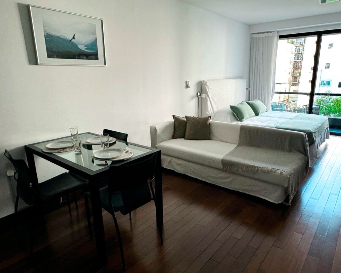 Hernan | 7F · One Temporary Recoleta | Pacheco de Melo 1859 7F