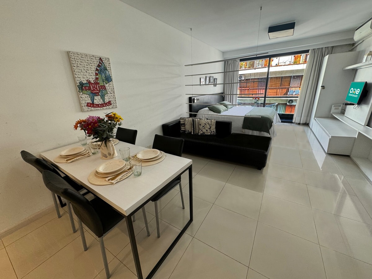 Hector Somoza | 8A · One Temporary Recoleta | Pacheco de Melo 1859 8A