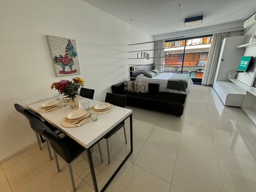 Hector Somoza | 8A · One Temporary Recoleta | Pacheco de Melo 1859 8A