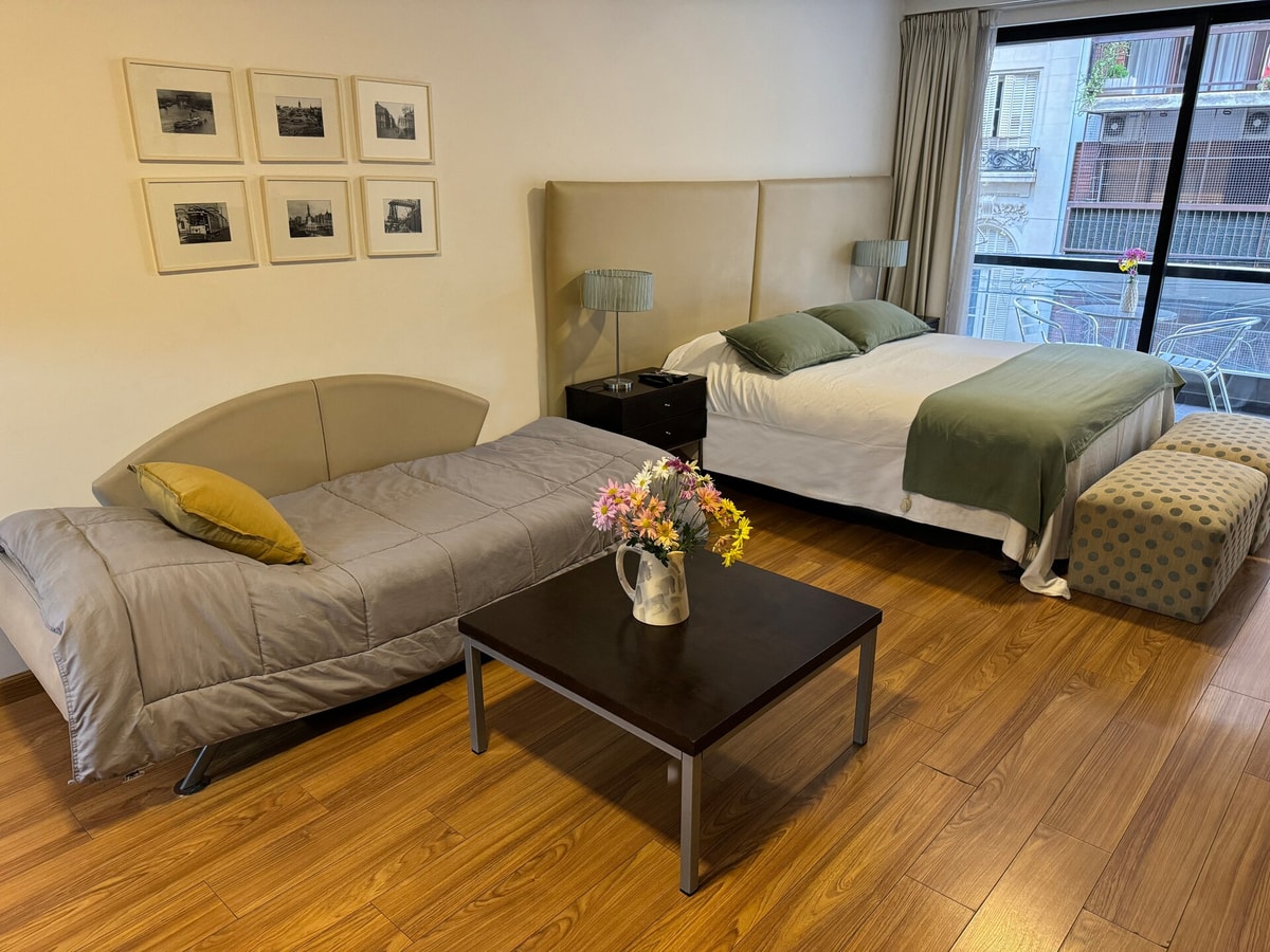 Omar Pereira | 2A · One Temporary Recoleta | Pacheco de Melo 1859 2A