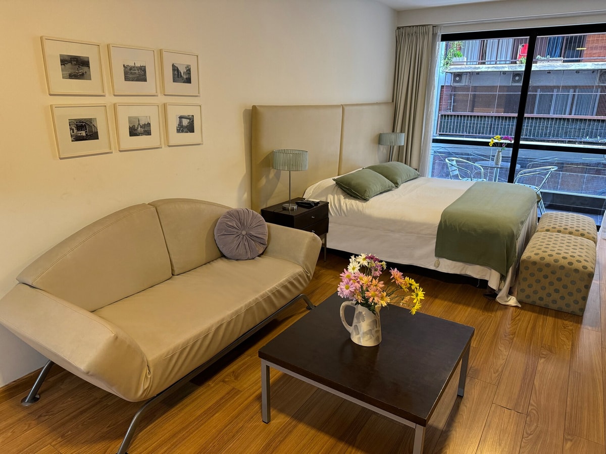 Omar Pereira | 6B · One Temporary Recoleta | Pacheco de Melo 1859 6B