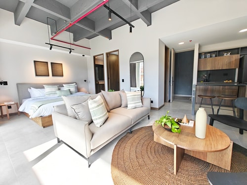 Industrial Loft | Kitchen | SmartTV | Balcony