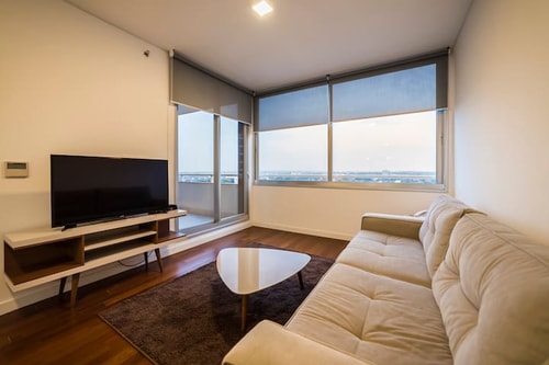 1 Bedroom Luxury Apartment close to everything! Meridian Executive Rentals