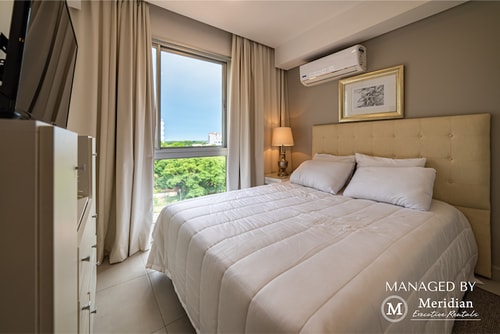 ¡A pasos de Paseo La Galería y Shopping del Sol! Meridian Executive Rentals