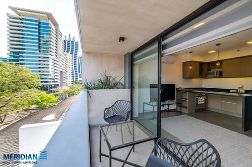 ¡A pasos de Paseo Galería! Meridian Executive Rentals