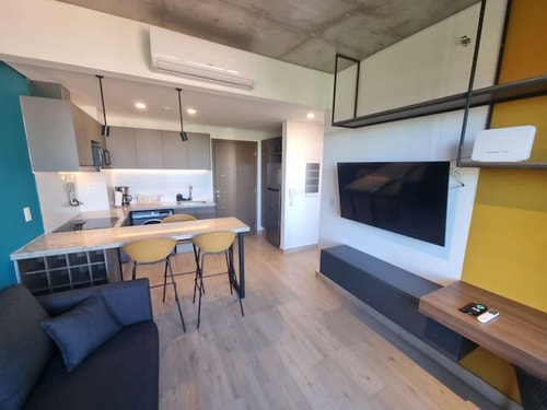 A estrenar a pasos del shopping Meridian Executive Rentals