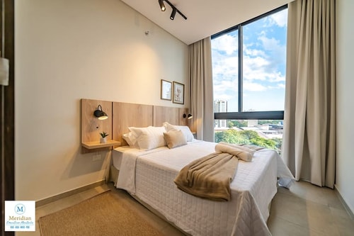 ¡A pasos del Shopping del Sol! ¡Equipamiento Full! Meridian Executive Rentals