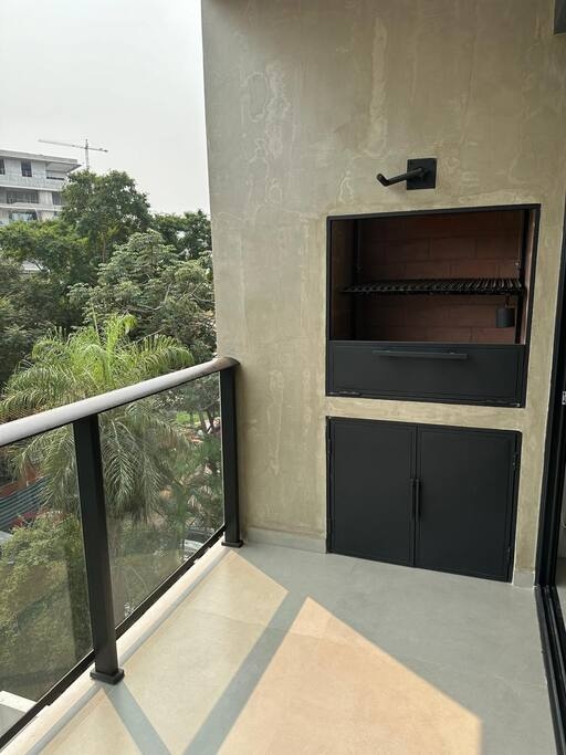 Alban. A pasos del shopping del Sol! 4 Meridian Executive Rentals