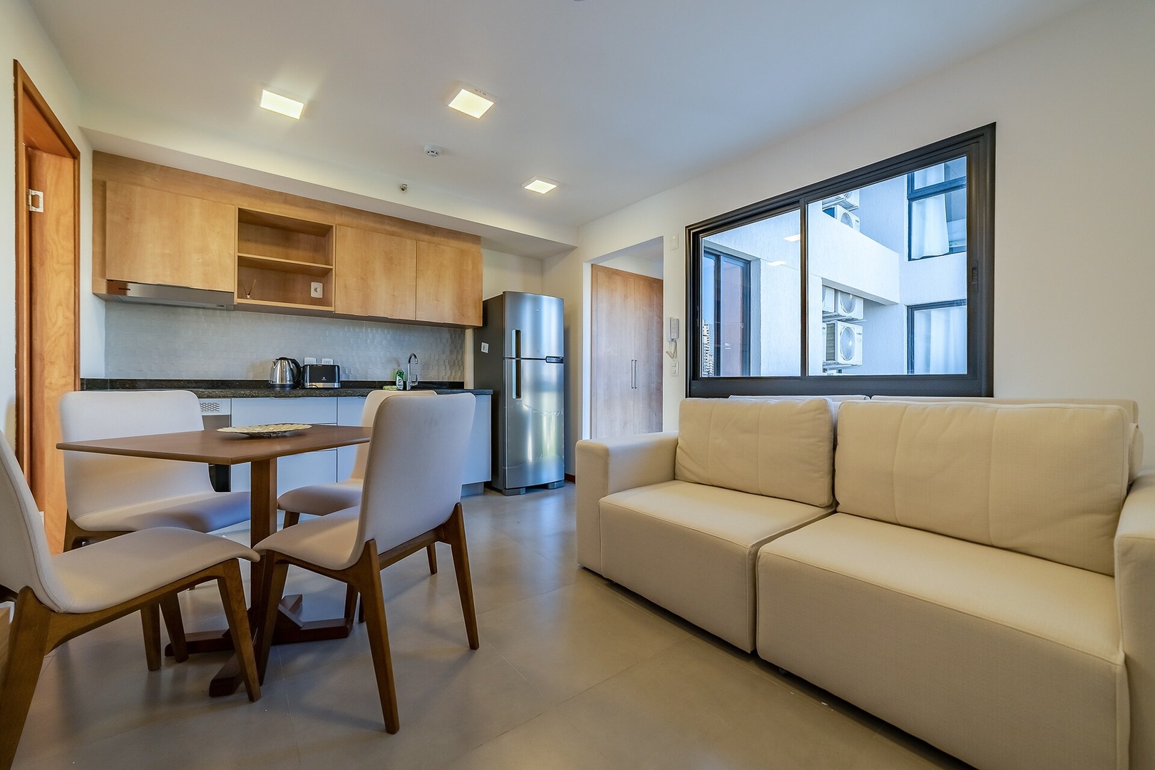 ¡A 30m del Shopping del Sol! 2 Meridian Executive Rentals