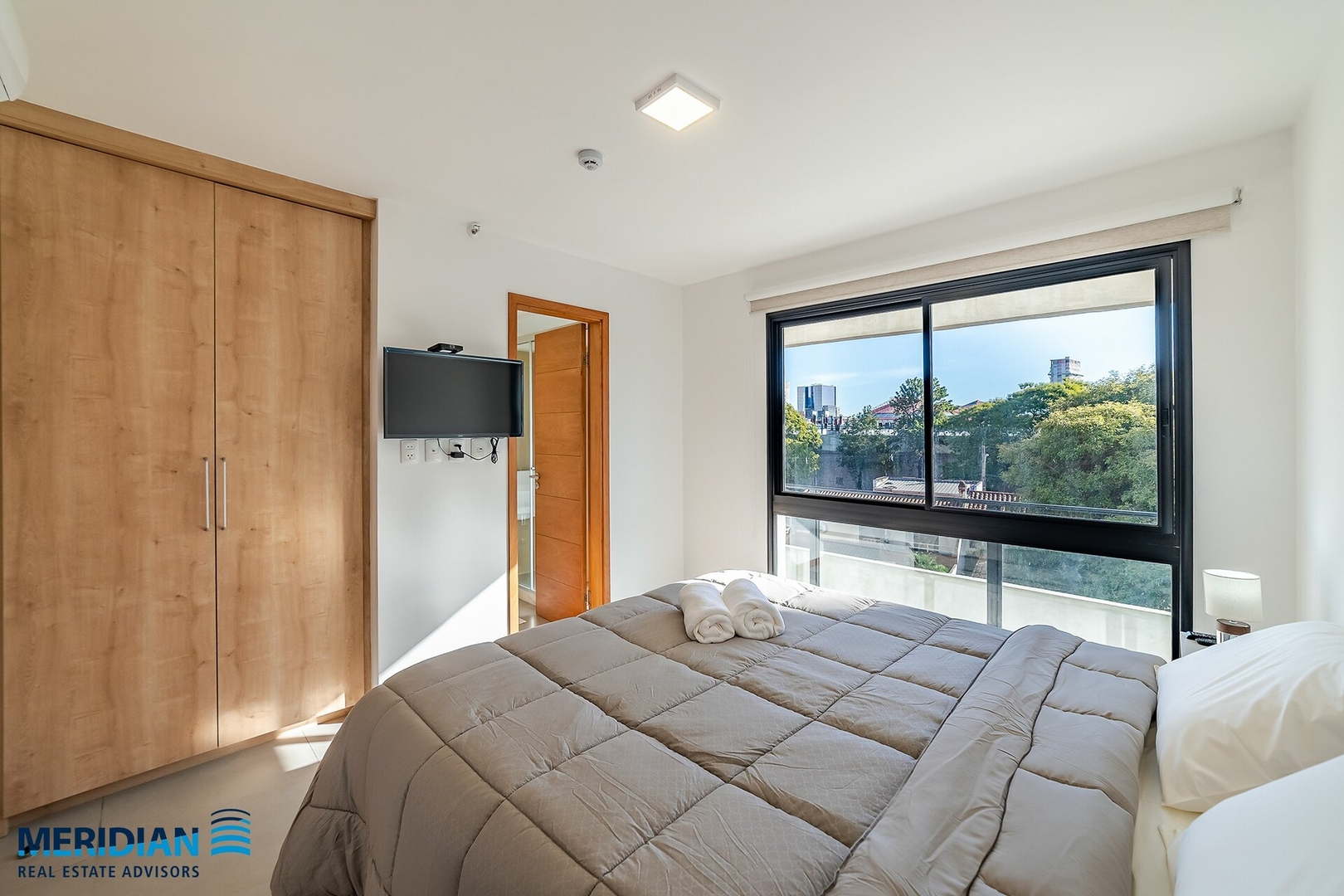 ¡A estrenar y a 30m del Shopping del Sol! 15 Meridian Executive Rentals