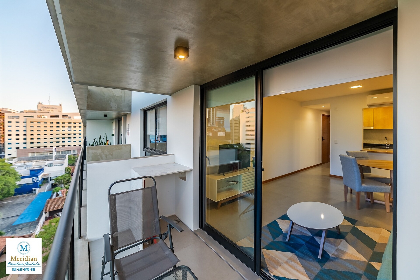 ¡A pasos del Paseo Galería y del Shopping del Sol! 10 Meridian Executive Rentals