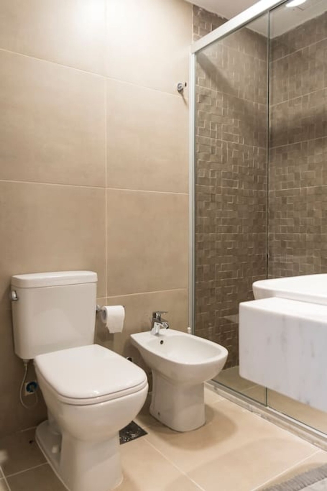 1006 - The Tower Stunning condo 14 Meridian Executive Rentals