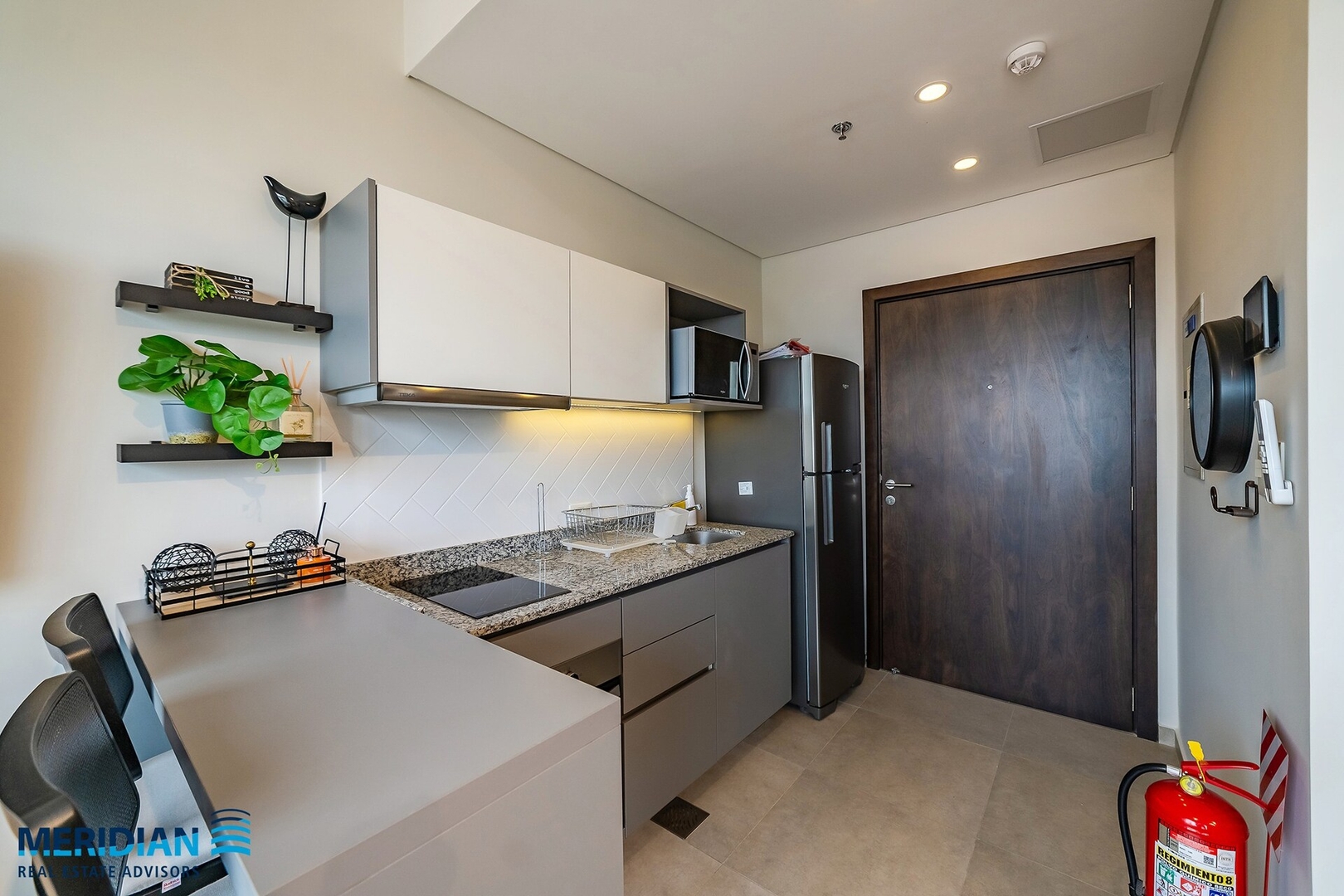 ¡A pasos del Shopping del Sol c/ deco profesional! 5 Meridian Executive Rentals