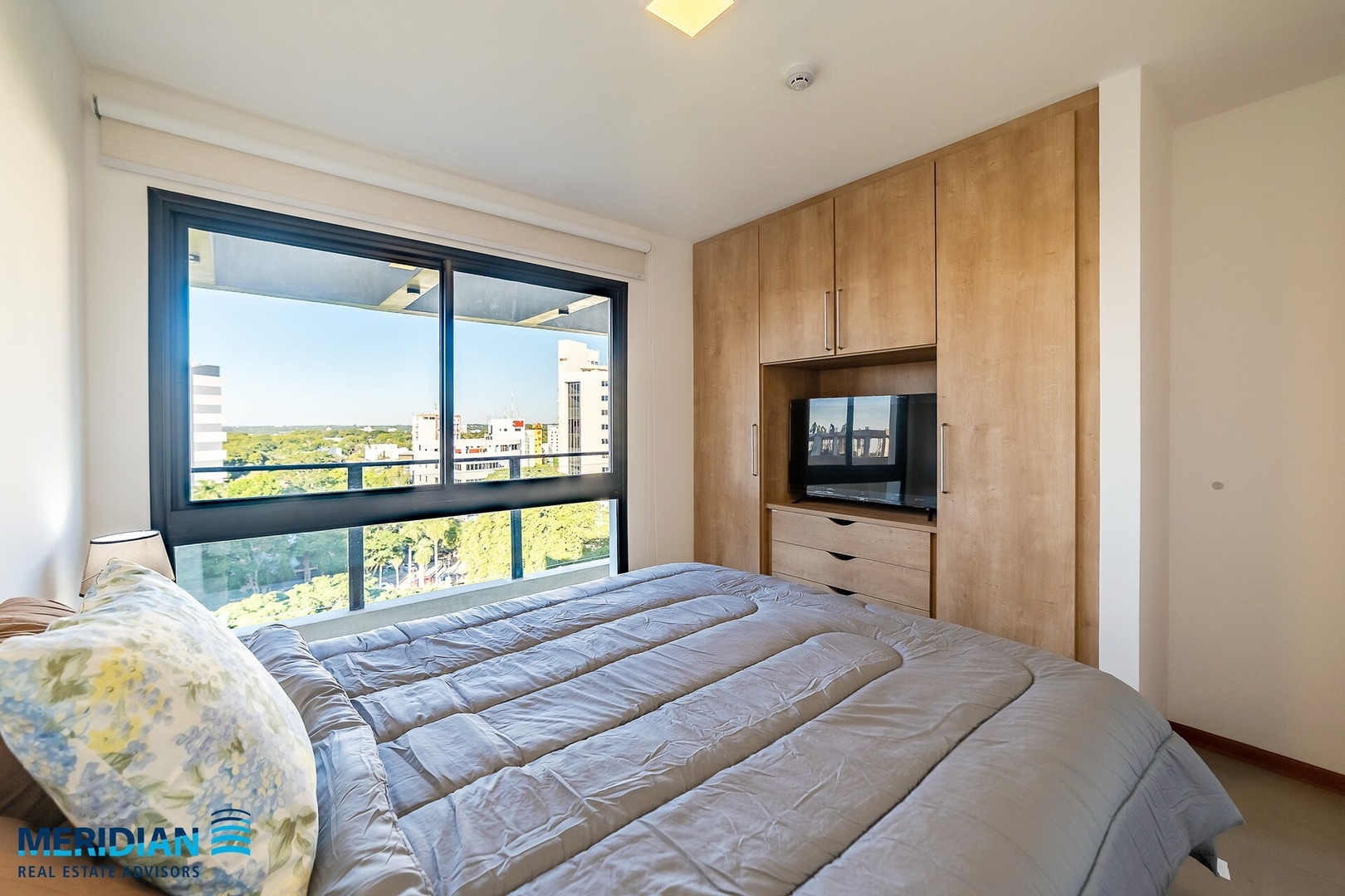 ¡A pasos del Paseo Galería y del Shopping Del Sol! 7 Meridian Executive Rentals